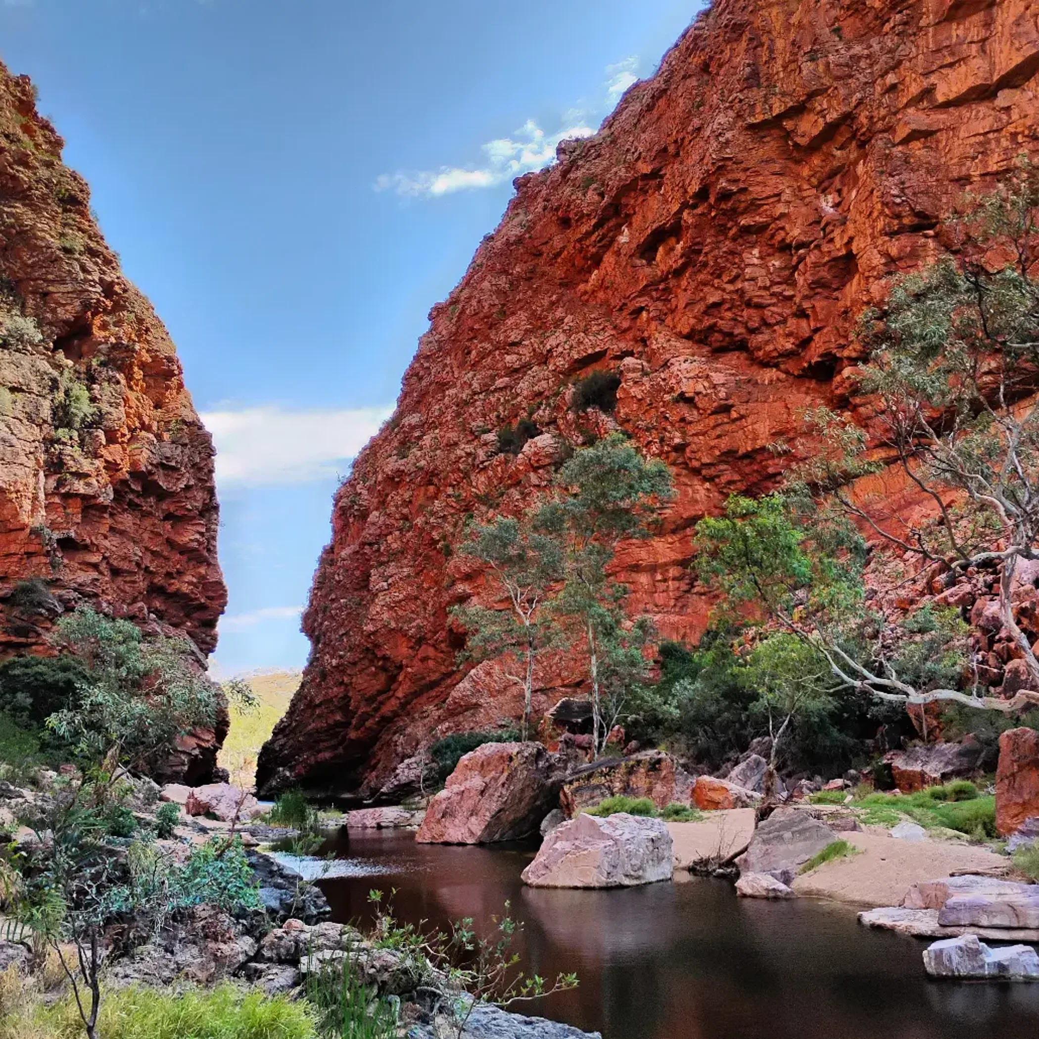west macdonnell gorge and waterway
