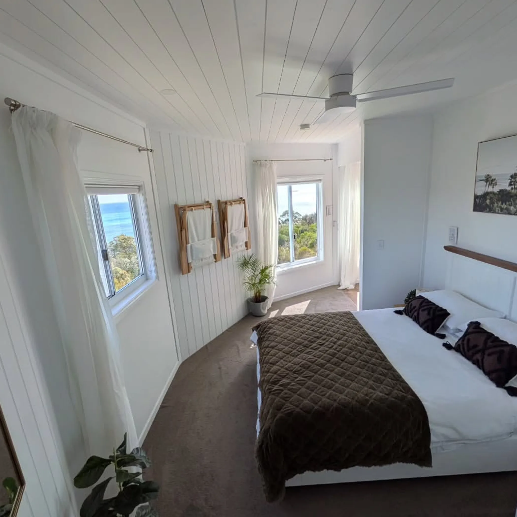 tranquil Moreton Island accommodation with ocean views
